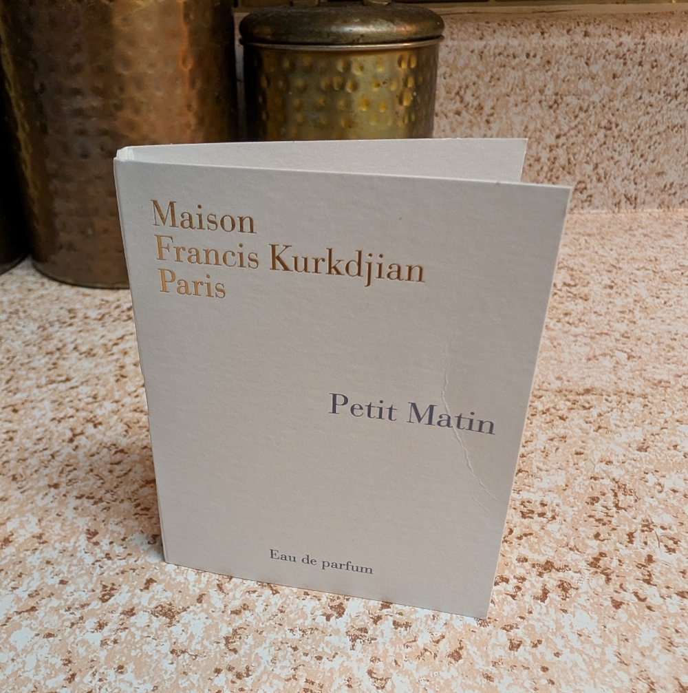 Women's White Card With Blue